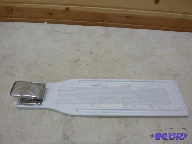 lot 33 image: 25" Fish Cleaning Board...