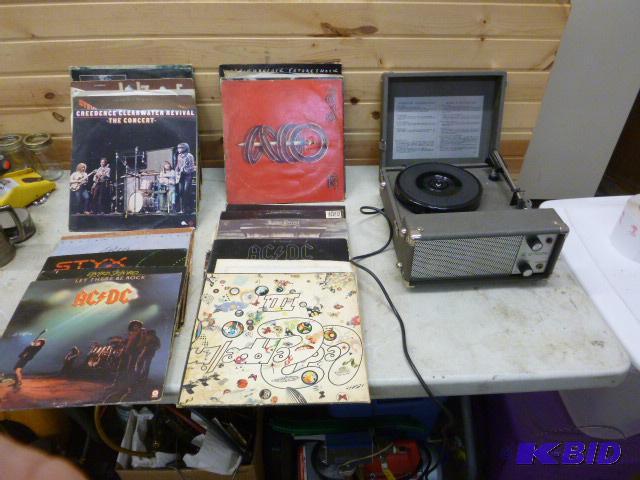 lot 35 image: Vintage Record Player With miscellaneous 33 r...
