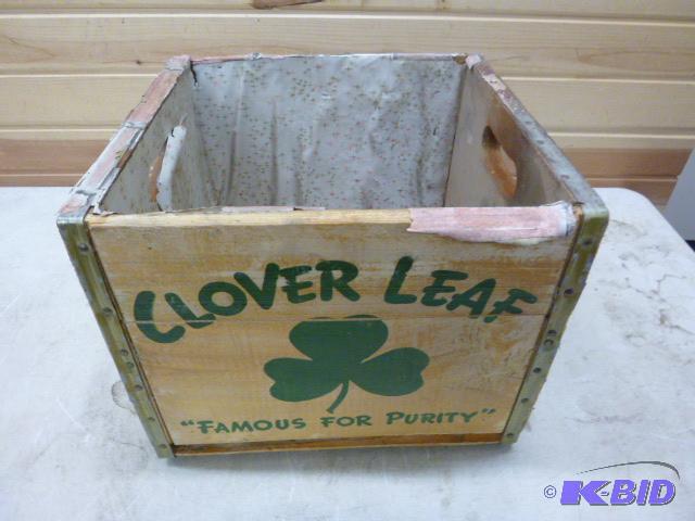 lot 47 image: Clover Leaf Wood Crate 11 14" X 13 34&...