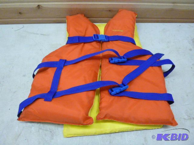 lot 52 image: Stearns Adult Life Vest...