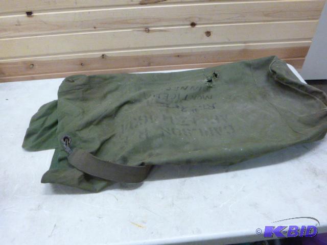 lot 61 image: Military Duffel&nbspBag Has hole....