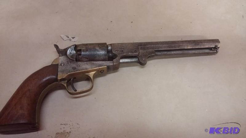 Vintage Black Powder Replica pistol. Great co...