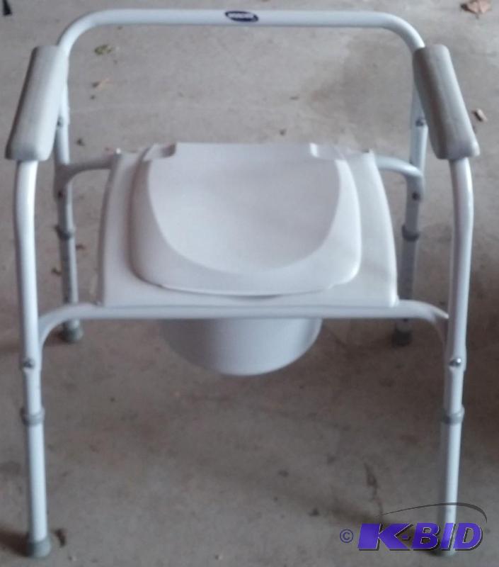 Commode. Complete...