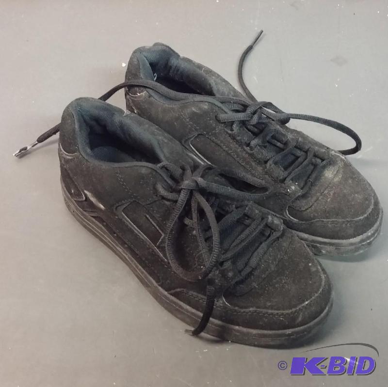 VANS Size 5 Black Tennis Shoe...
