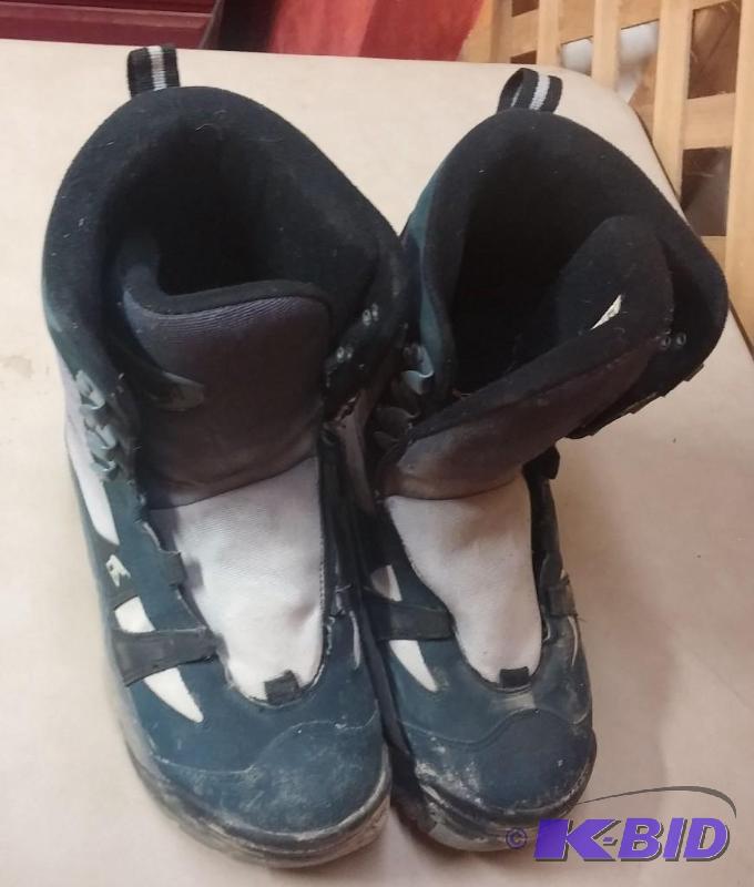 Size 10 Used Snowboarding Boots...