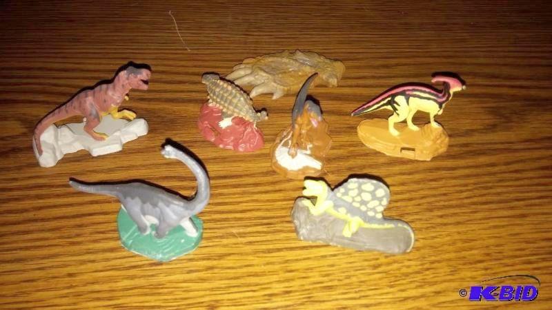 lot 1 image: 1993 Kenner Jurassic Park Mini Die cast Dinos...