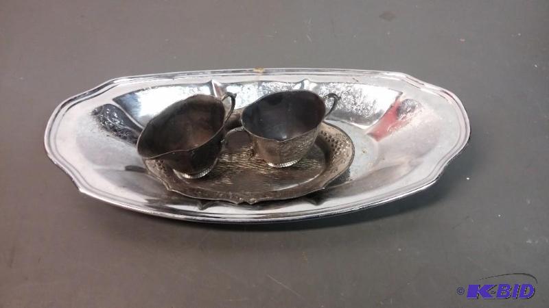 lot 23 image: Vintage Silver Plated Serving pieces...