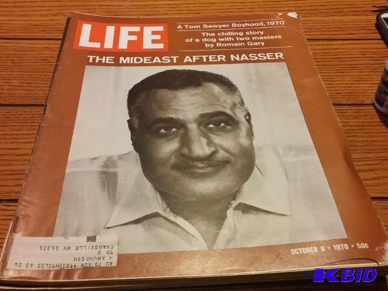 lot 31 image: Lot of Vintage Life Magazines Brenda Vaccaro...