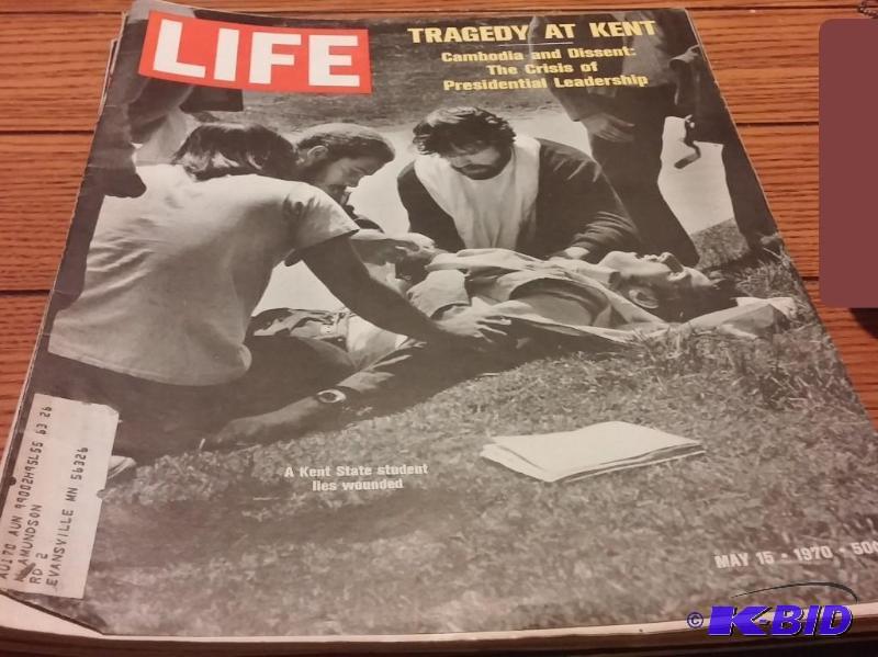 lot 35 image: Lot of Vintage Life Magazines Paul McCarthy-...