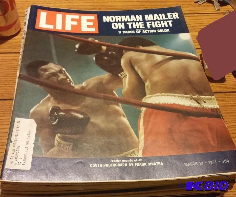 lot 38 image: Lot of Vintage Life Magazines Bob Hope-1971-...