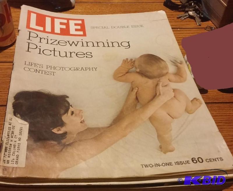 lot 40 image: Lot of Vintage Life Magazines Princess Anne-...