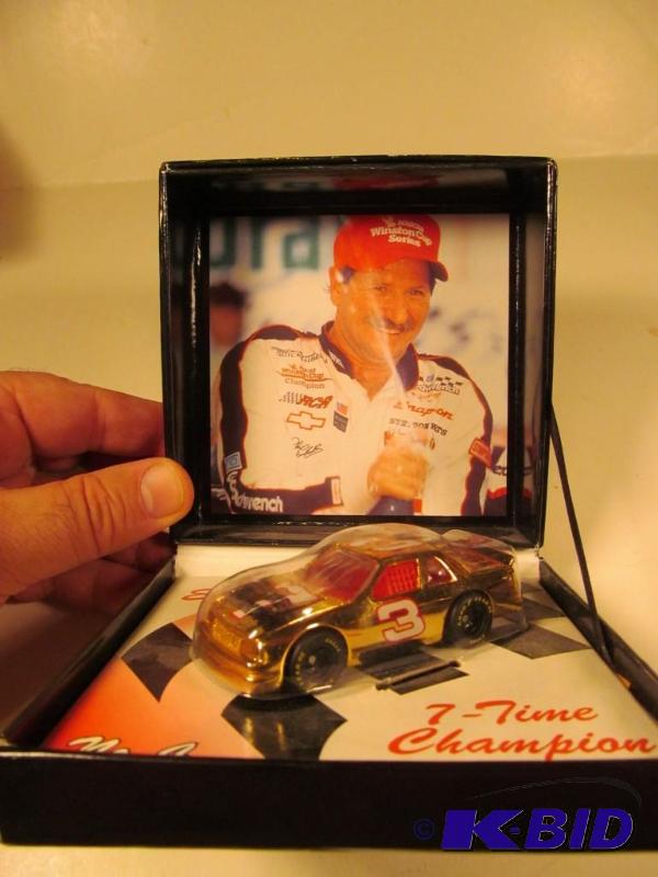 1995 Matchbox Dale Earnhardt Boxed Gold 164 NASCAR