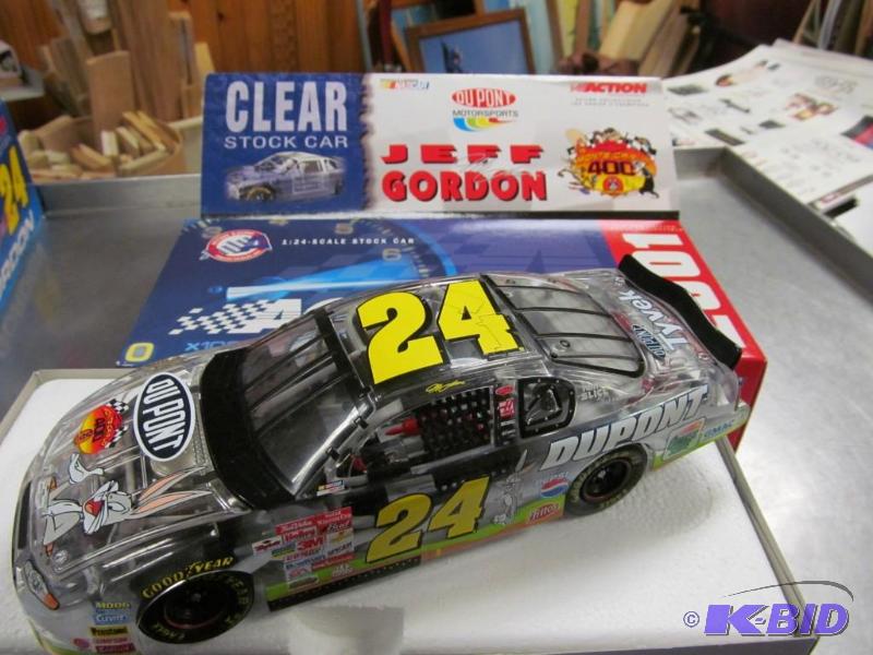 Jeff Gordon #24 Action 124 2001 ARC DuPont Looney Tunes Clear Car 1 of 6,792