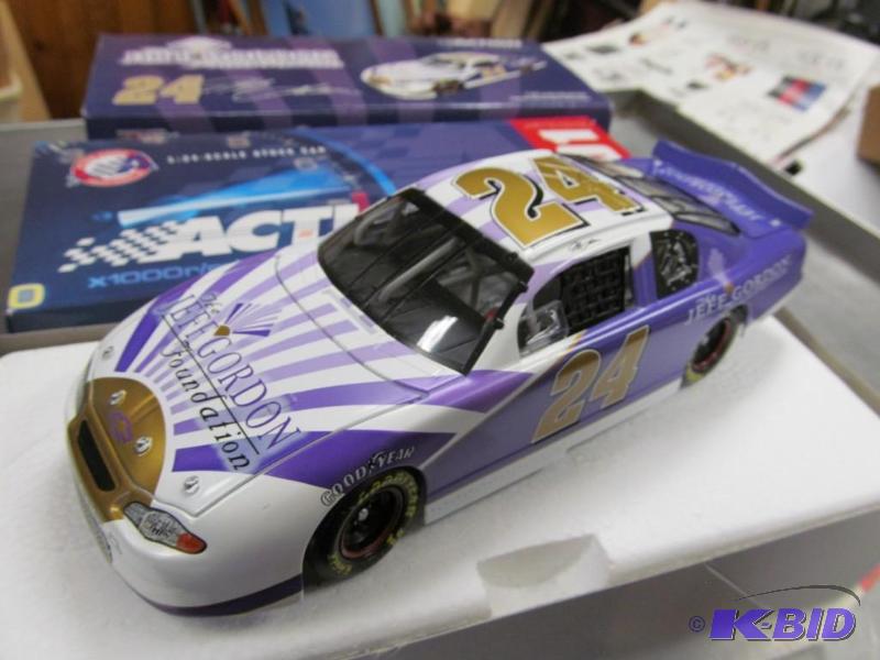 Jeff Gordon #24 Action 124  2001 Foundation Car 1 of 36.528