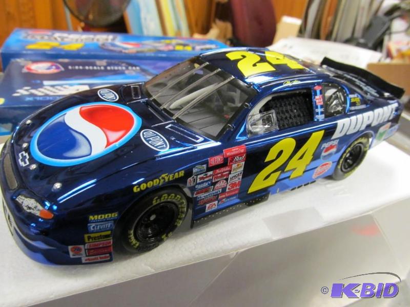 Jeff Gordon #24 Action 124  2001 DuPontPepsi 1 of 14,832
