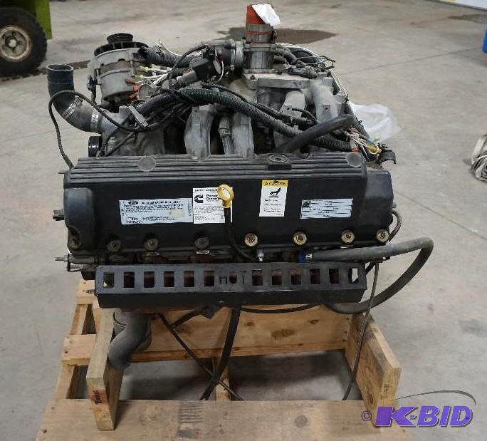 lot 14 image: Ford V10 Gas Motor Previously Used Approximat...