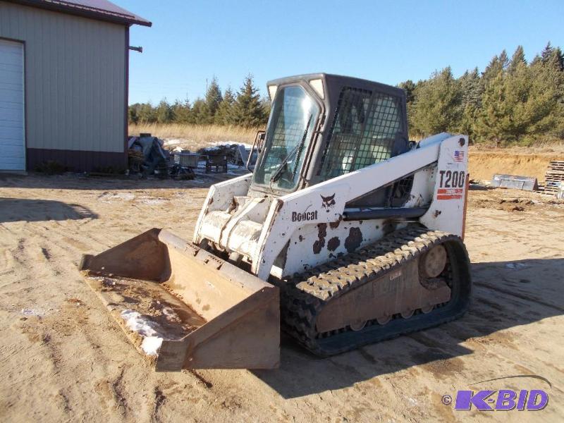 lot 2 image: 2004 Bobcat T200&nbspTracked Skid Loader Ski...