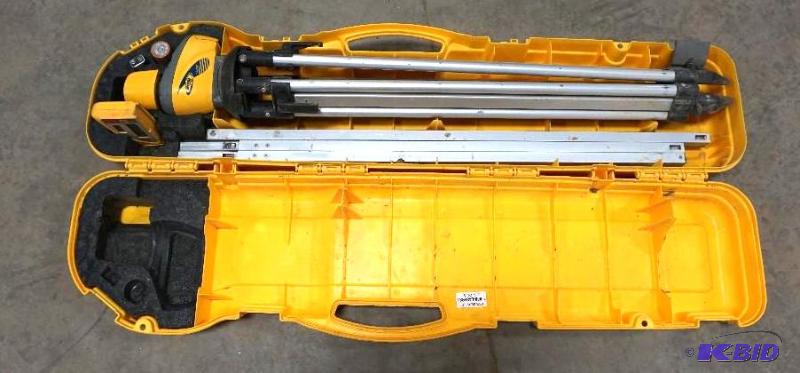 lot 30 image: Spectra Model LL200 Laser Level Package Inclu...