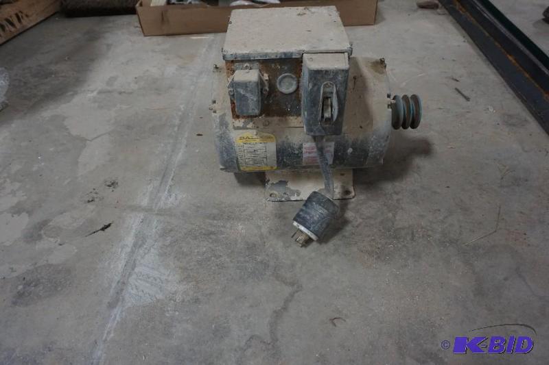 lot 40 image: Baldor Model F199 2 hp Electric Motor 115230...
