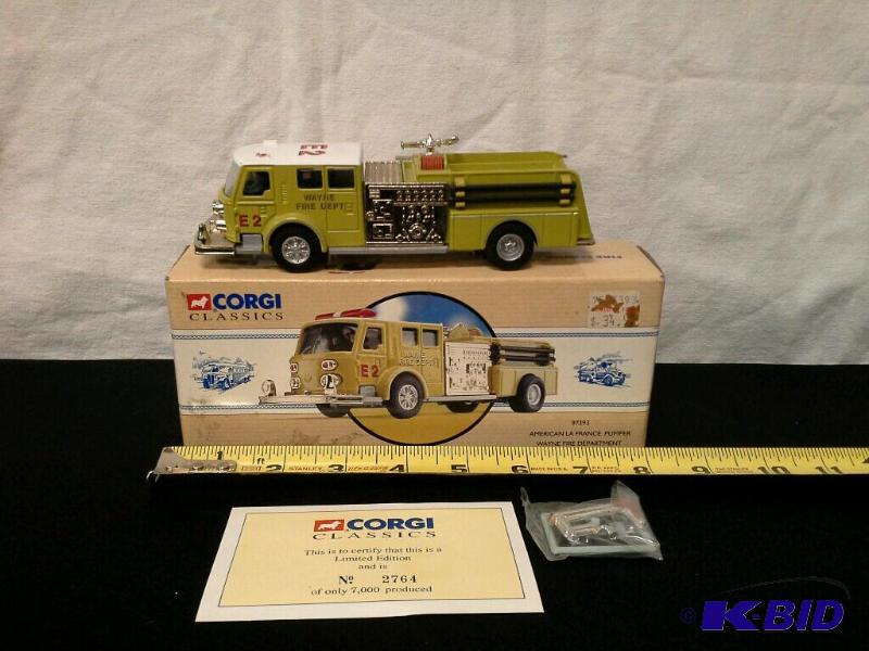 lot 11 image: Corgi classics American LaFrance Pumper Wayne fire department diecast fire truck