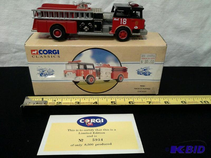 lot 13 image: Corgi Classics Mack CF Pumper Chicago diecast fire