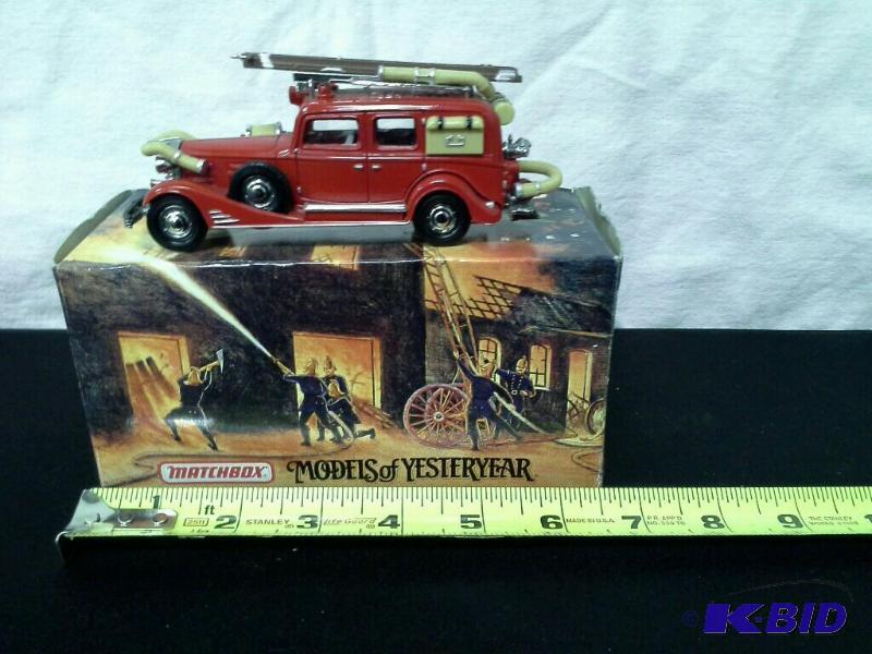 lot 17 image: Matchbox Fire Engine Series Models of Yesteryear 1933 Cadillac fire wagon diecast fire truck