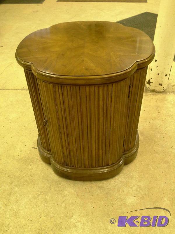 lot 50 image: vintage 1970s clover leaf shape end table
