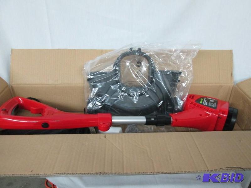 lot 28 image: Master Craft Convertible Electric Trimmer & Edger