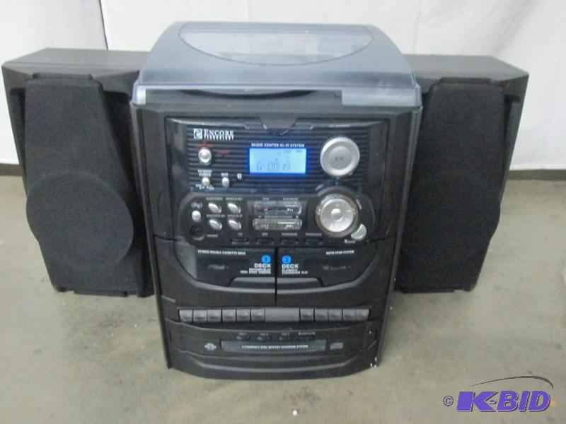 lot 37 image: Encore Technology 3 CD Turntable w Headphones
