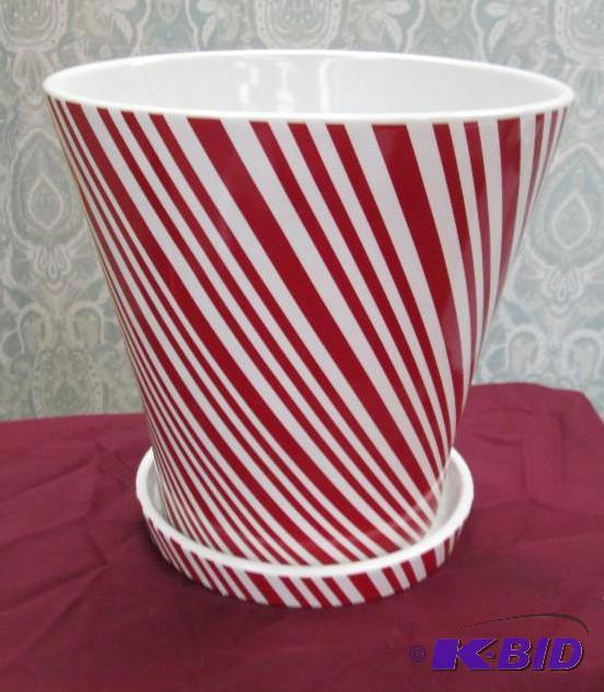lot 200 image: Candy cane strip holiday planter 8...