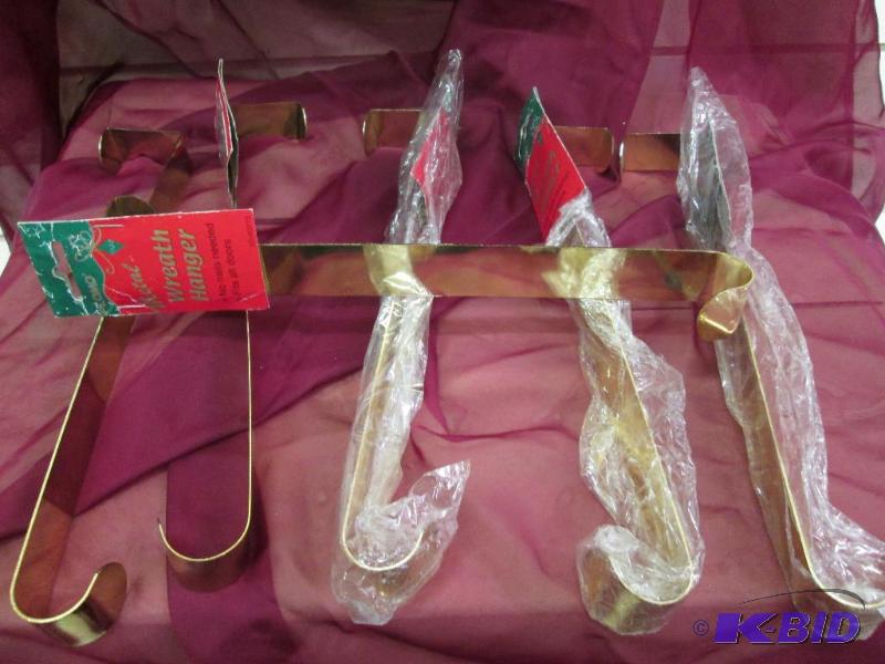 lot 210 image: Metal wreath hanger Gold color qty 6...