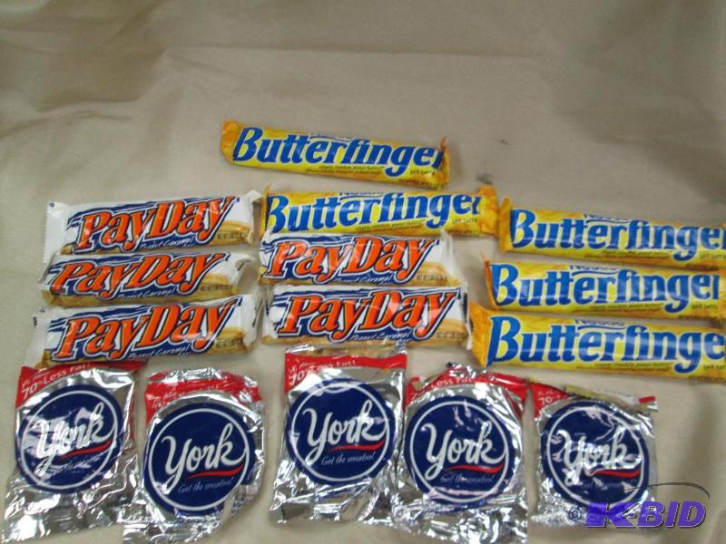 lot 240 image: Qty 15 Payday Peanut caramel bar, York Dark c...
