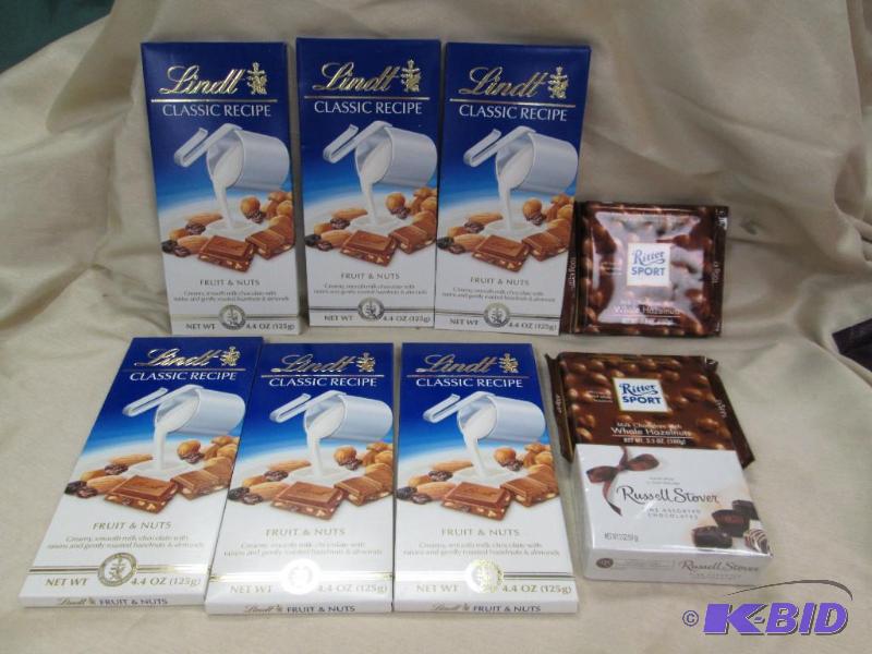 lot 243 image: Qty 9 Lindt classic recipe fruit and nuts, an...