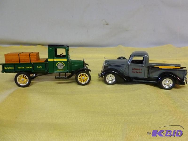 lot 102 image: Lot Of Two Signature 132 scale die cast meta...
