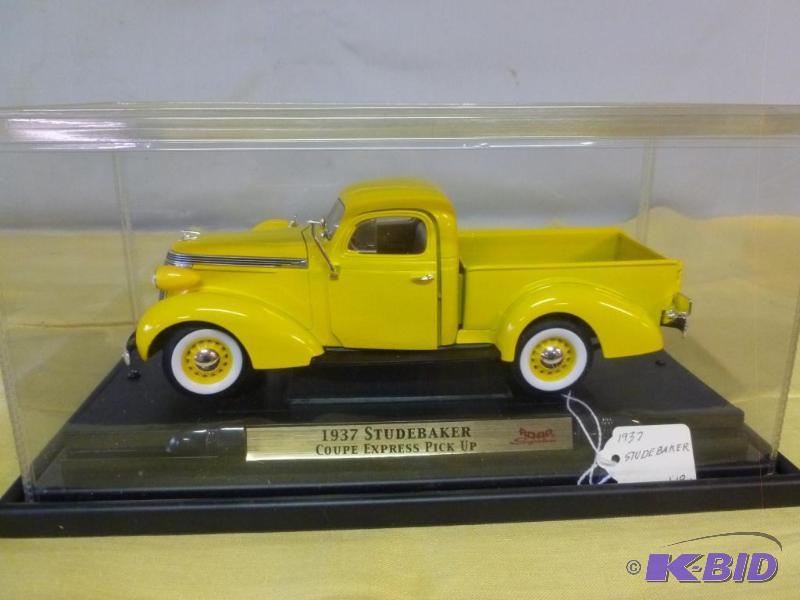 lot 123 image: Large Road Signature 1937 Studebaker Coupe Ex...