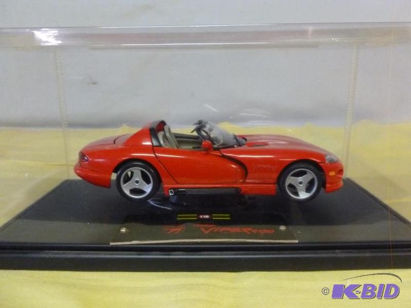 lot 130 image: Large Burago 1992 Dodge Viper 118 scale die ...