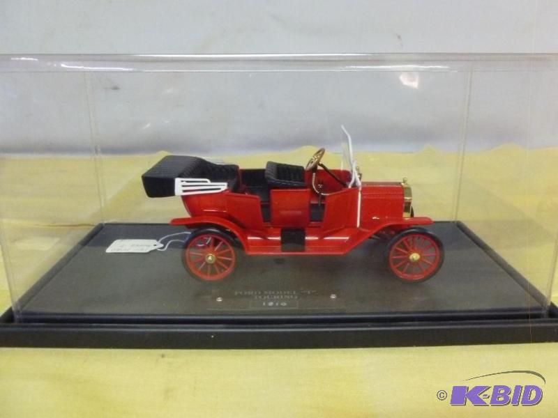 lot 131 image: Large Universal Hobbies 1910 Ford Model "...