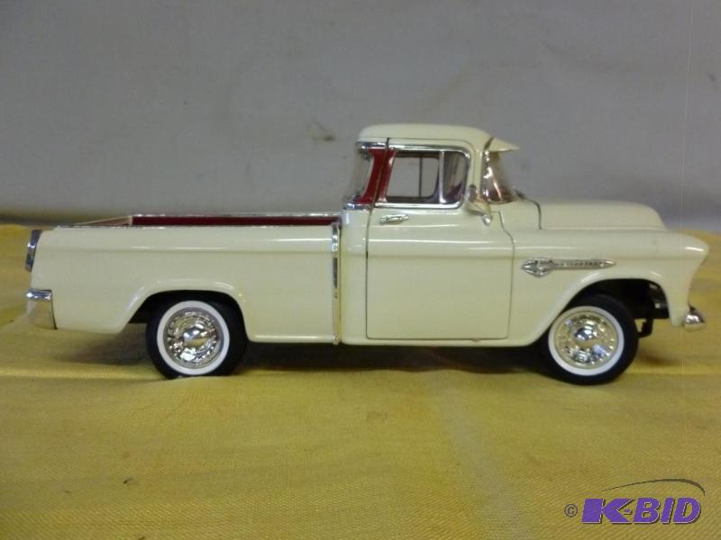 lot 133 image: Large Ertl 1955 Chevy 3100 Cameo&nbsp118 sc...