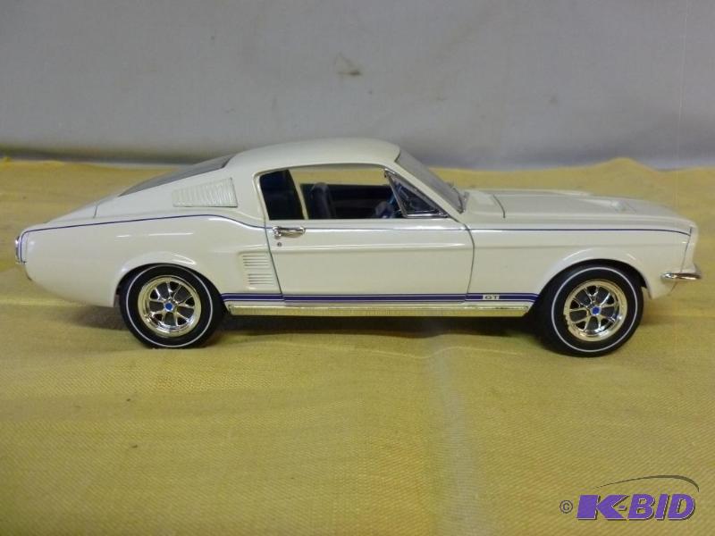 lot 137 image: Large Ertl 1967 Ford Mustang G.T 118 scale d...