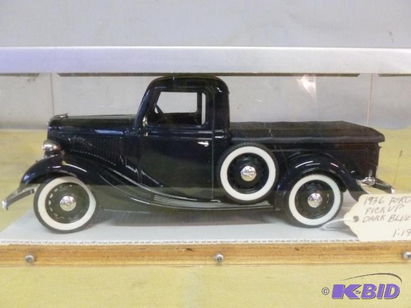lot 149 image: Large Solido&nbsp1936 Ford 119 scale die ca...
