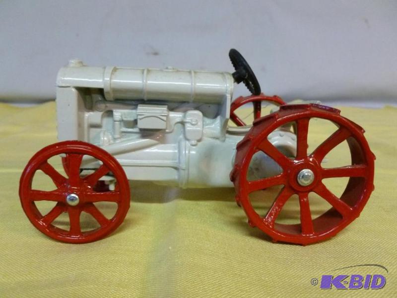 lot 159 image: Collectible Fordson die cast metal tractor th...