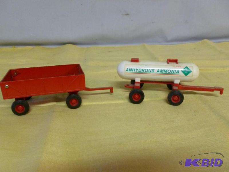 lot 161 image: Ertl 132 scale die cast metal wagon and ammo...
