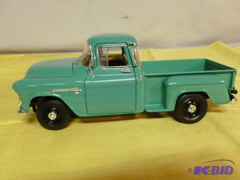 lot 185 image: Large Ertl 1955 Chevy 3100 Stepside&nbsp118...