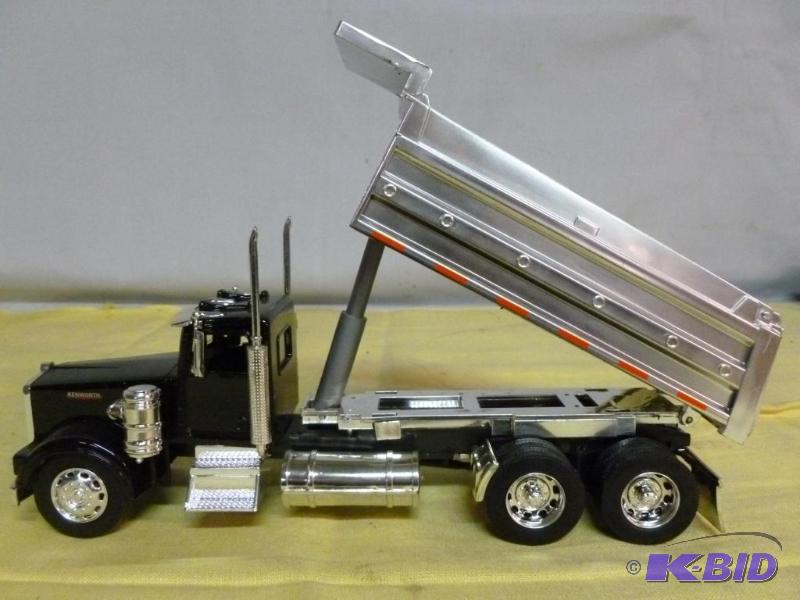 lot 188 image: Large New Ray 1979 Kenworth W-900&nbsp132 s...