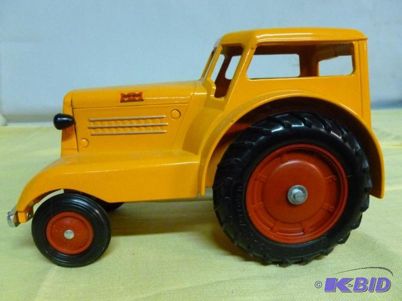 lot 200 image: Large Collectible 1938 Minneapolis Moline Cab...