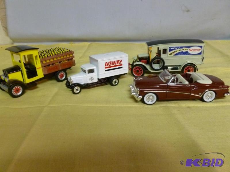 lot 204 image: Lot of four collectible 132 scale die cast m...