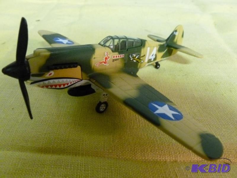 lot 219 image: Maisto&nbspP40B-Tigershark 172 scale die ca...