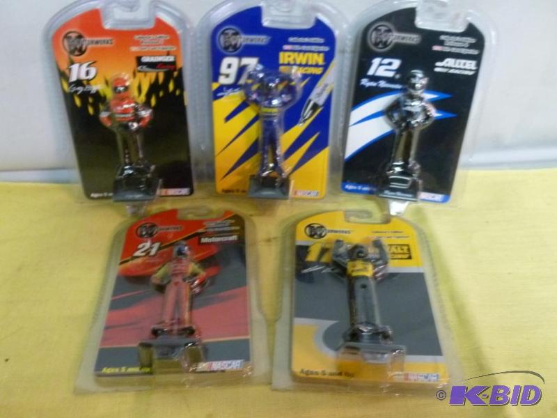 lot 235 image: Lot of five Motorworks - NASCAR 124 scale di...