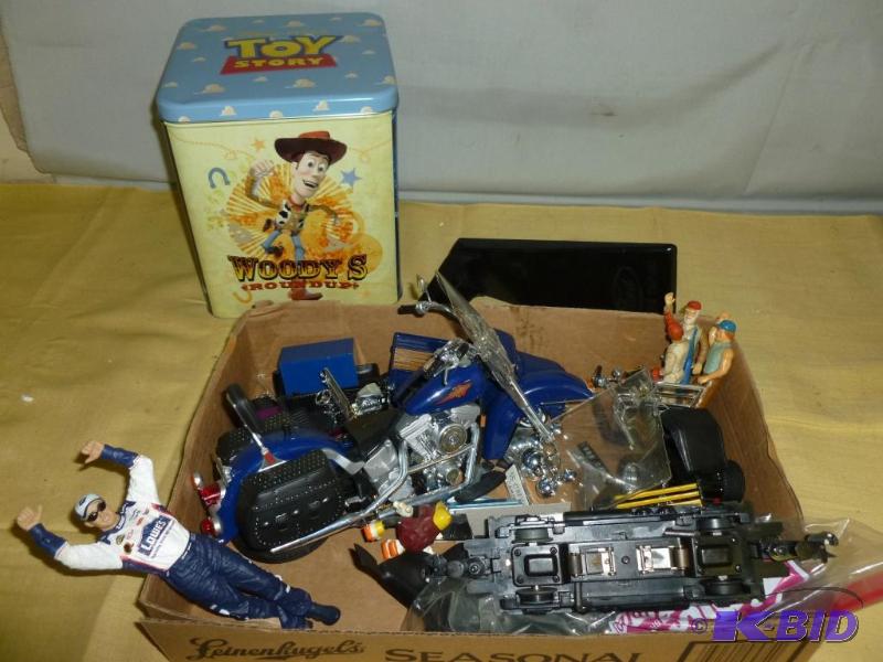 lot 258 image: Large lot of collectibles that includes a lar...
