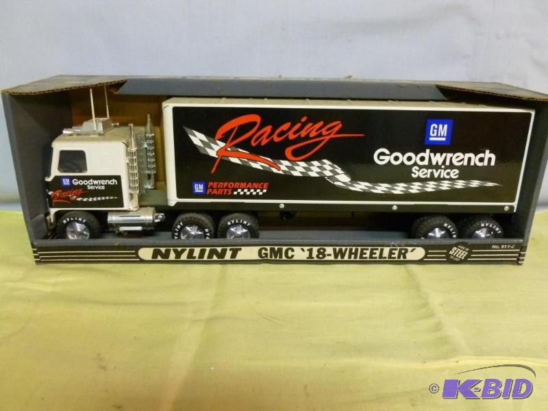 lot 53 image: Large Nylint GMC 18-Wheeler heavy gage steel ...